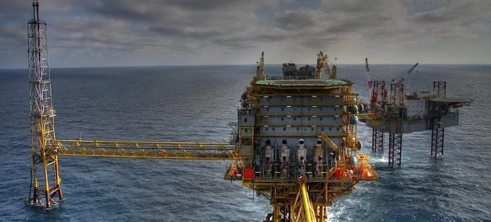 ΗΠΑ: Η Ουάσινγκτον παραμένει αποφασισμένη να «εκμηδενίσει» τις εξαγωγές αργού του Ιράν